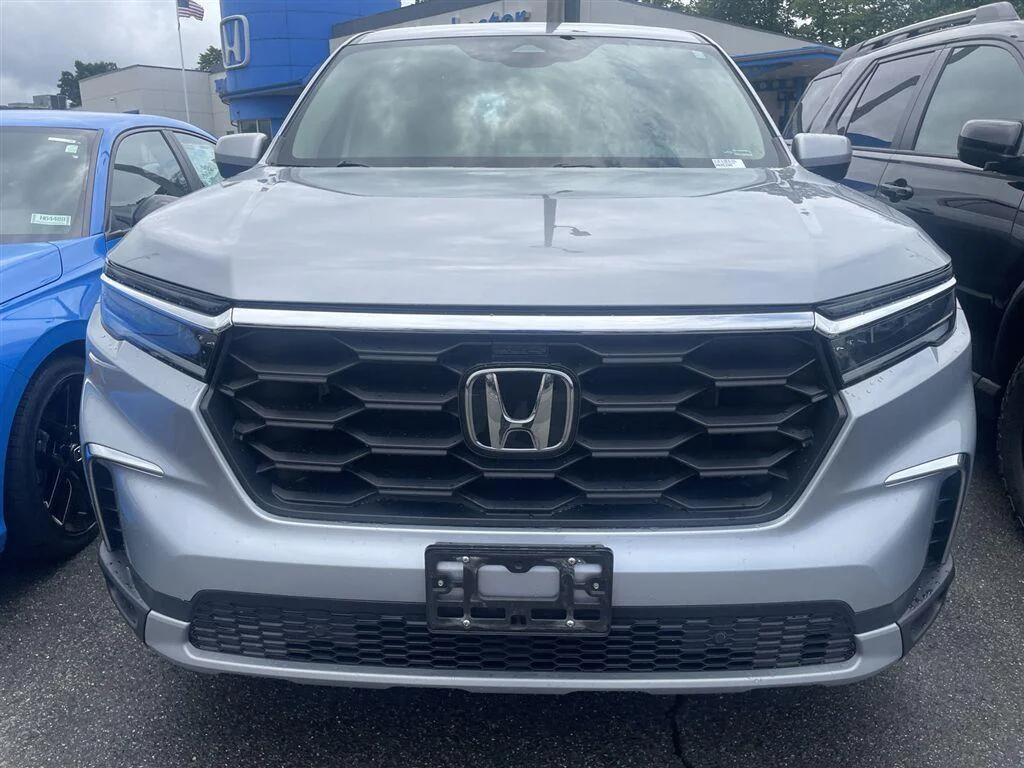 Used 2023 Lunar Silver Metallic Honda EX-L image 2