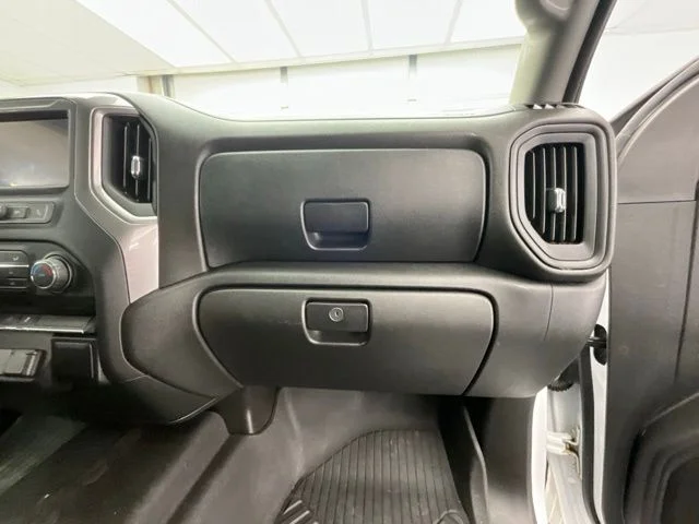 Used 2020 White Chevrolet Custom image 10