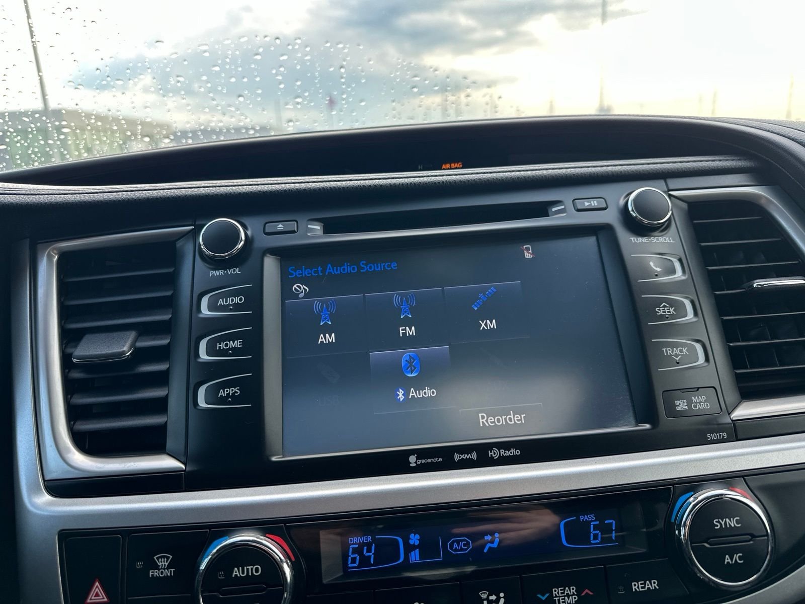 Used 2017  Toyota XLE image 60