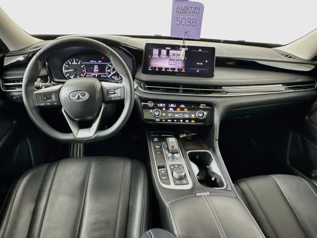 Certified Used 2024 White INFINITI PURE image 30