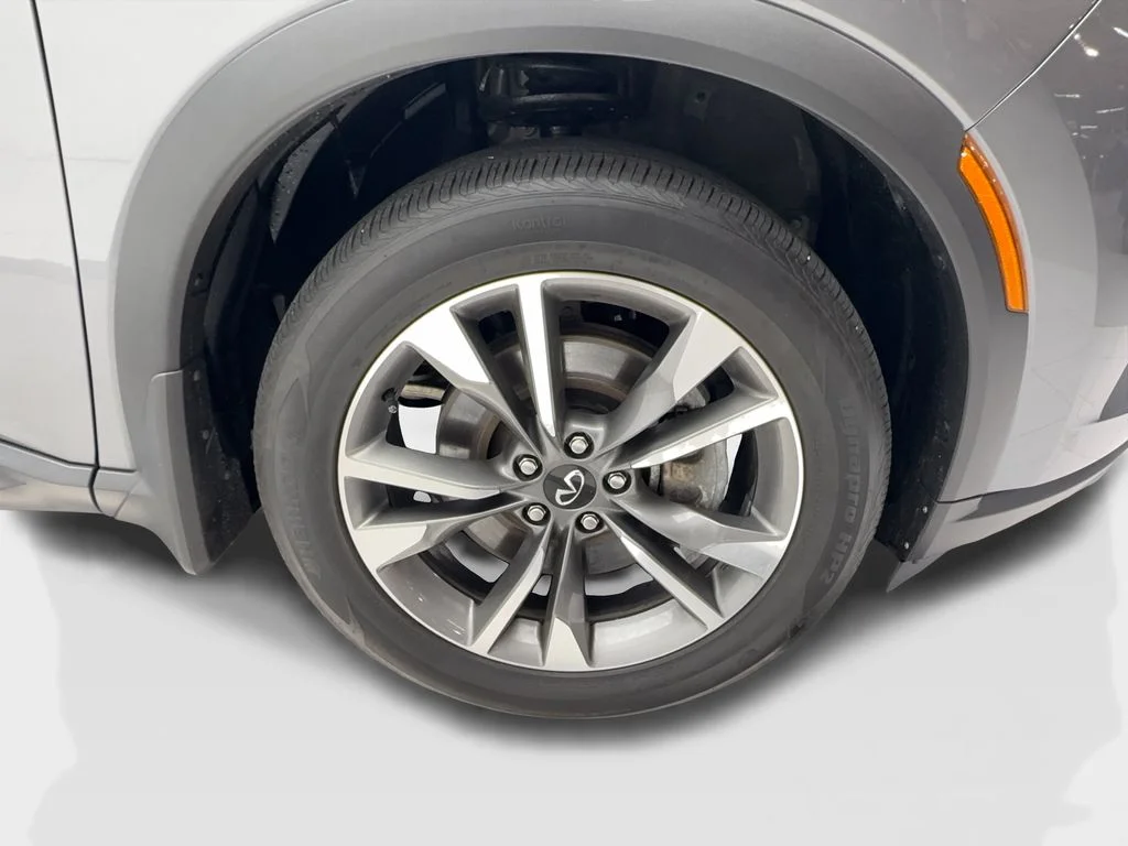 Used 2025 Gray INFINITI LUXE image 14