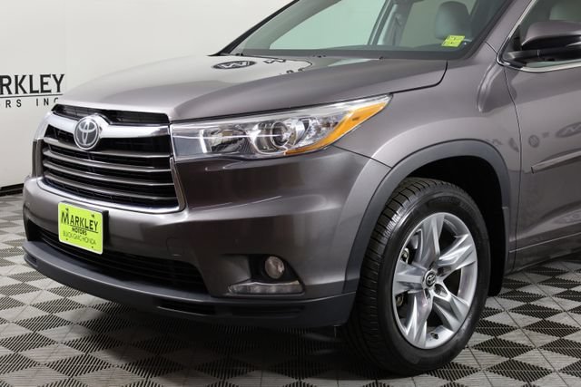 Used 2016 Gray Toyota Limited V6 image 47