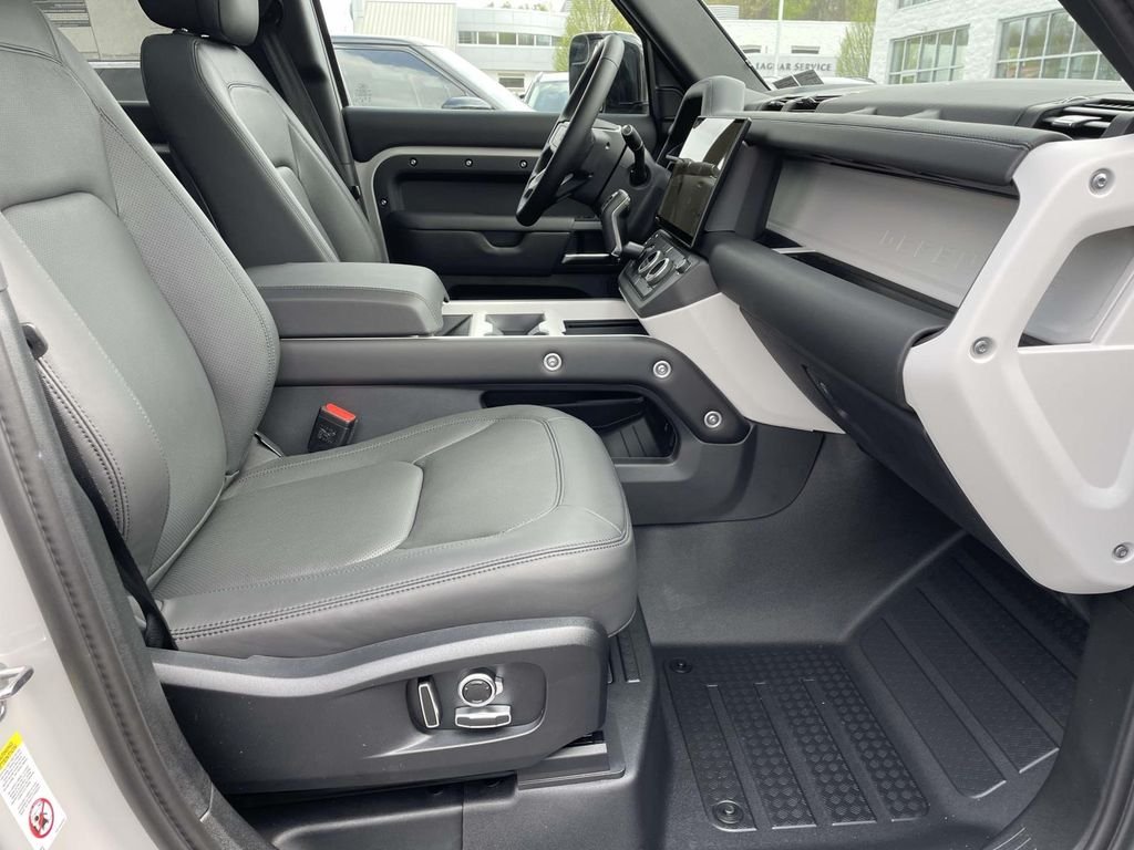 New 2026 Borasco Grey Land Rover X-Dynamic SE image 21