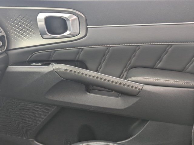 Certified Used 2023 White Kia SX image 27