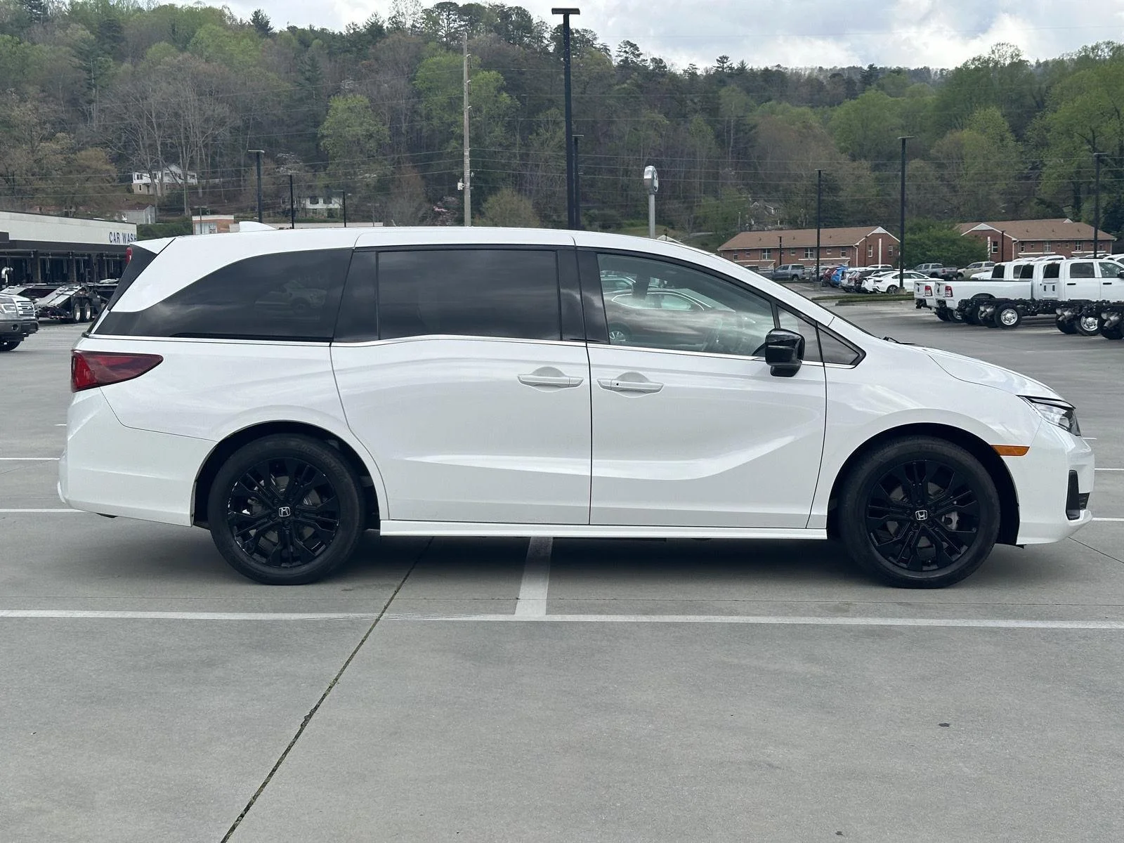 Used 2025 Platinum White Pearl Honda Sport-L image 8