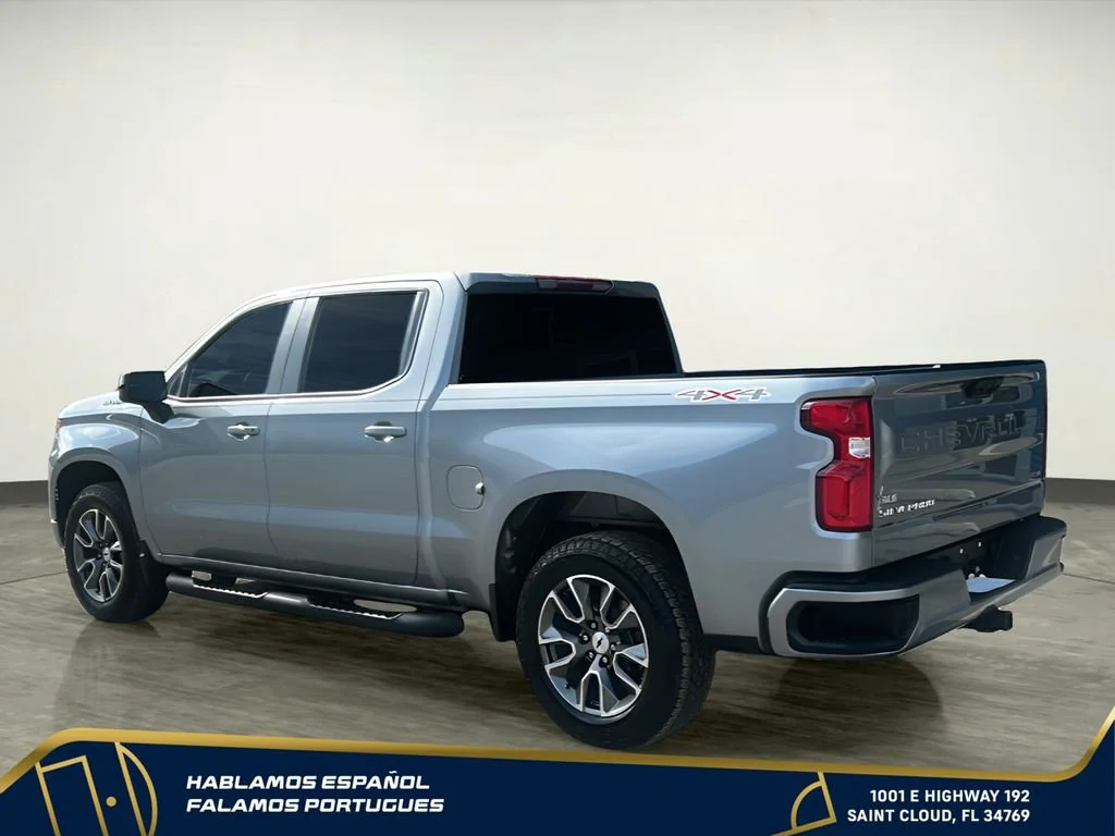Used 2025 Sterling Gray Metallic Chevrolet RST image 4
