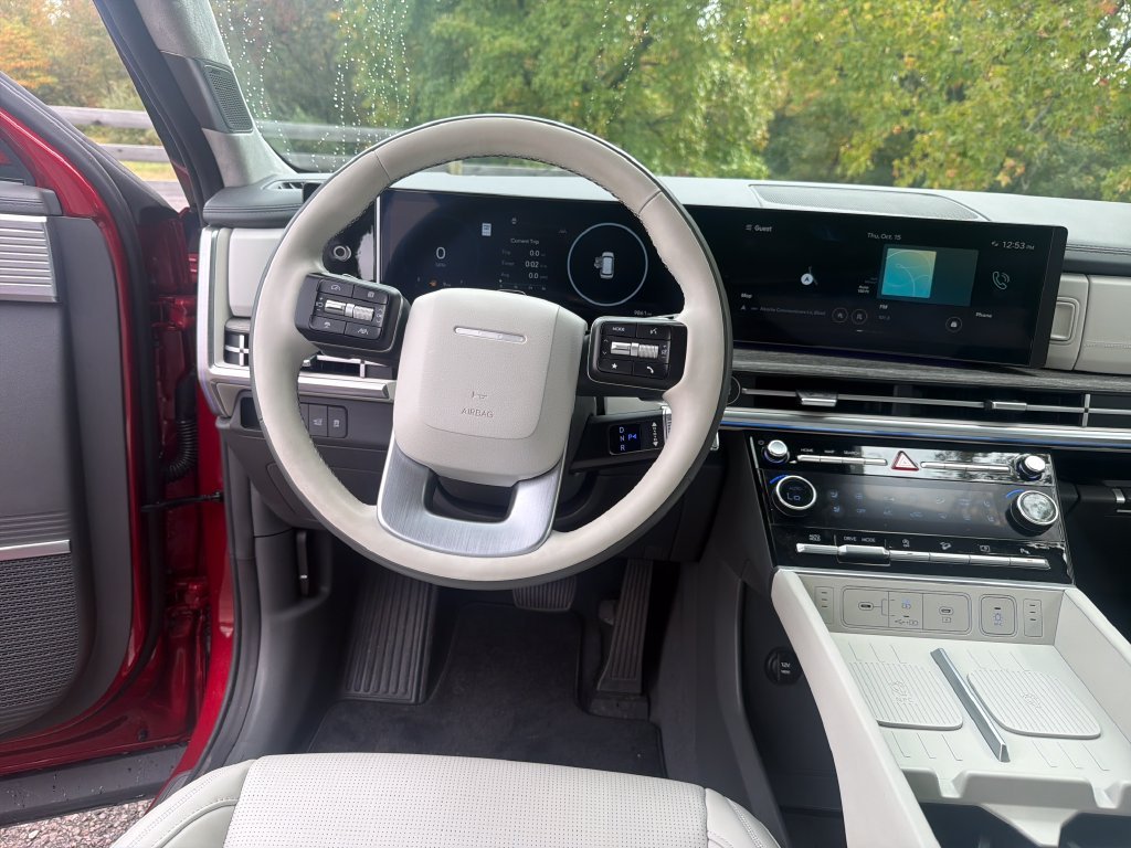 Used 2025 Red Hyundai Calligraphy image 9