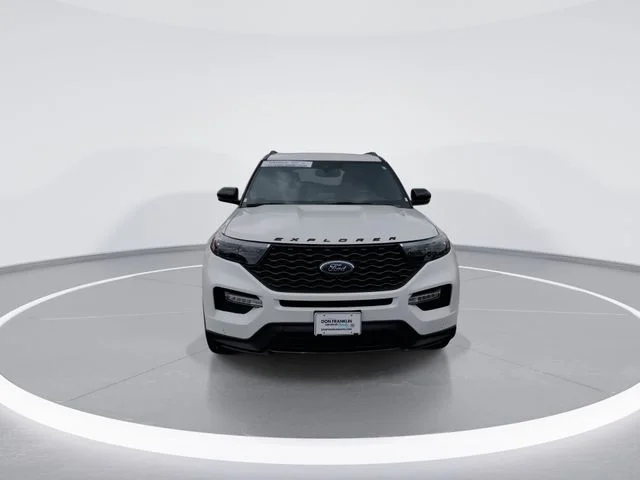 Used 2022 White Ford ST image 3