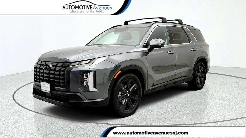 Used 2025 Steel Graphite Hyundai XRT AWD image 1