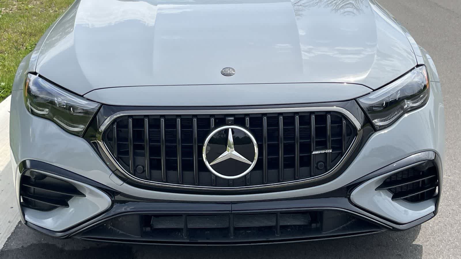 New 2026 MANUFAKTUR Alpine Grey Mercedes-Benz AMG® E 53 E image 15