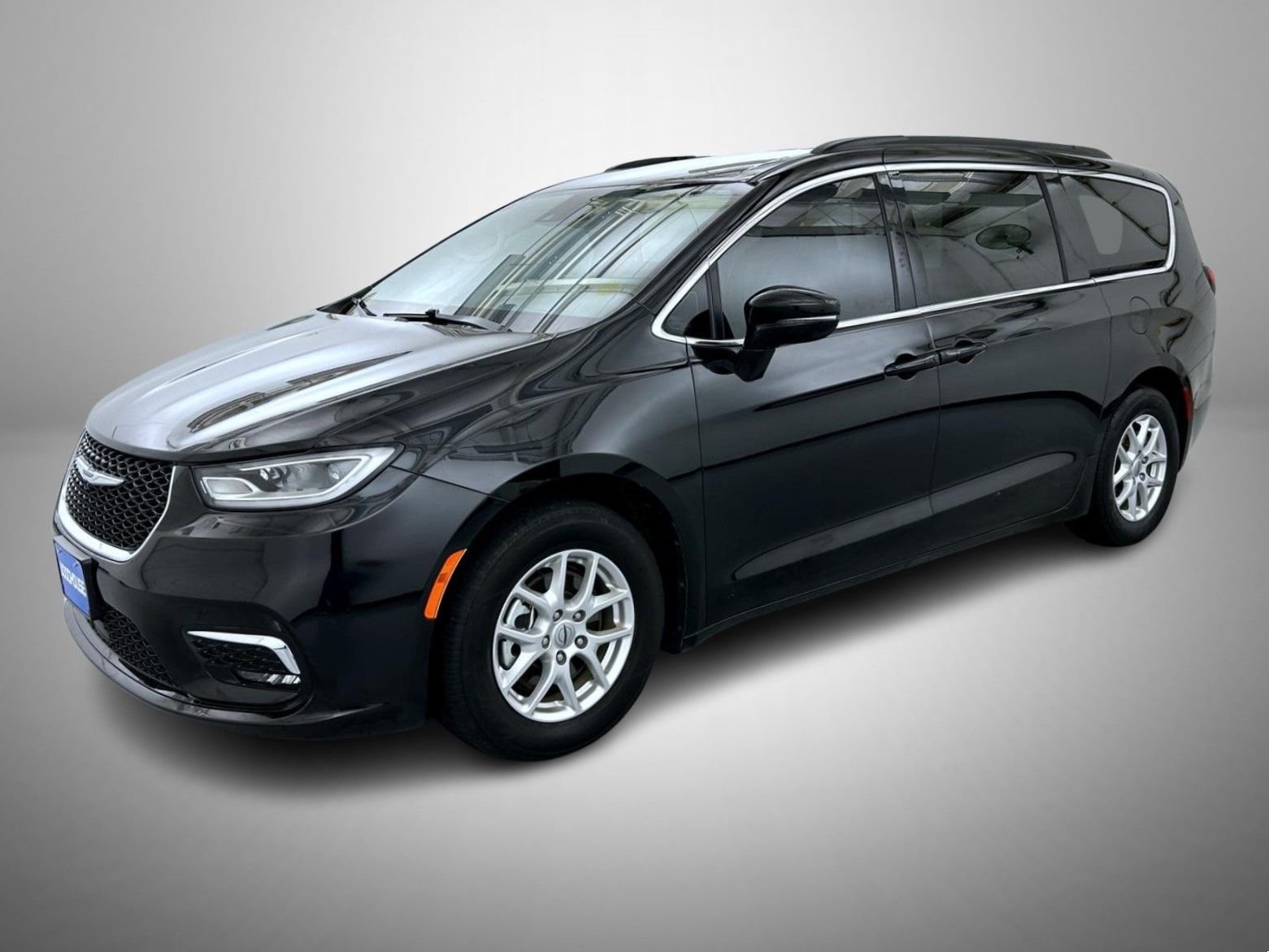 Used 2022 Black Chrysler Touring L image 1