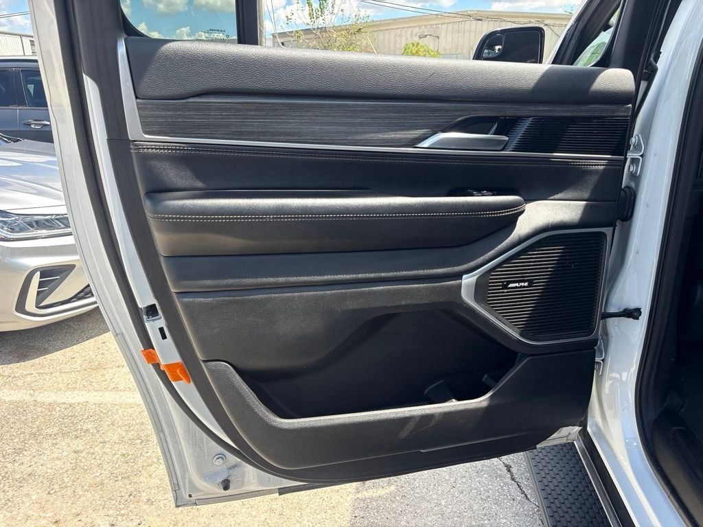 2024 Jeep Wagoneer L Series II - Photo 15