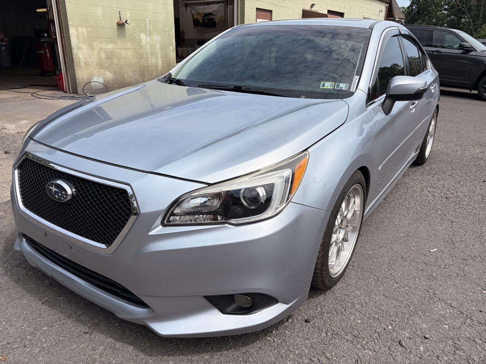 Used 2015 Ice Silver Metallic Subaru 3.6R Limited image 2