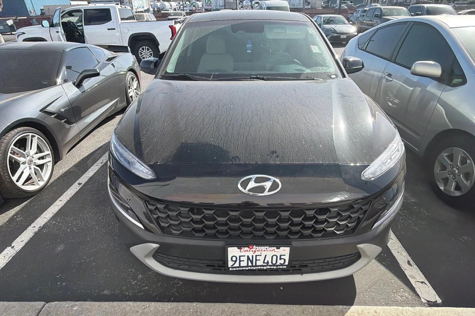 Used 2023 Black Hyundai SE image 3