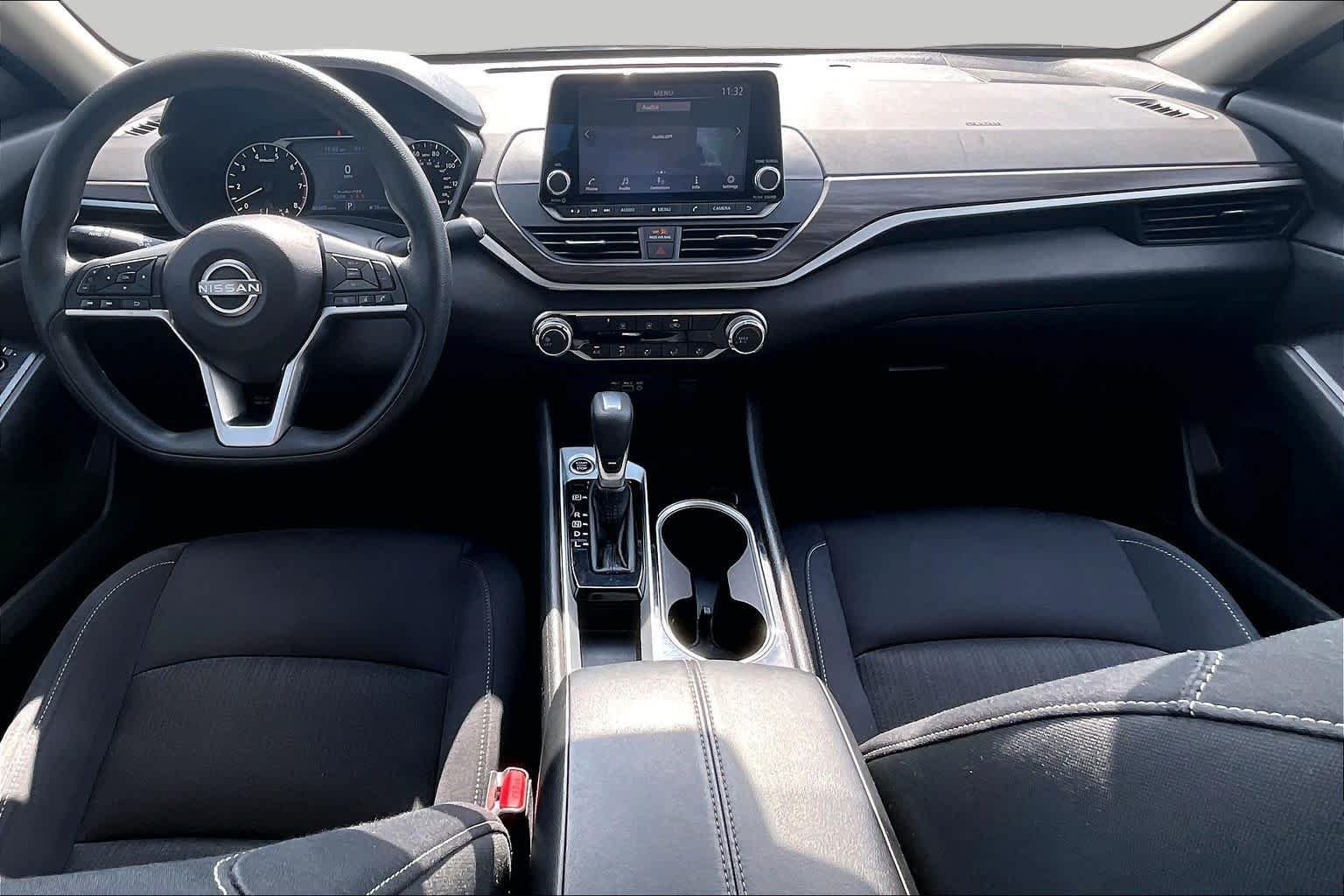 Used 2024 Super Black Nissan 2.5 SV image 14