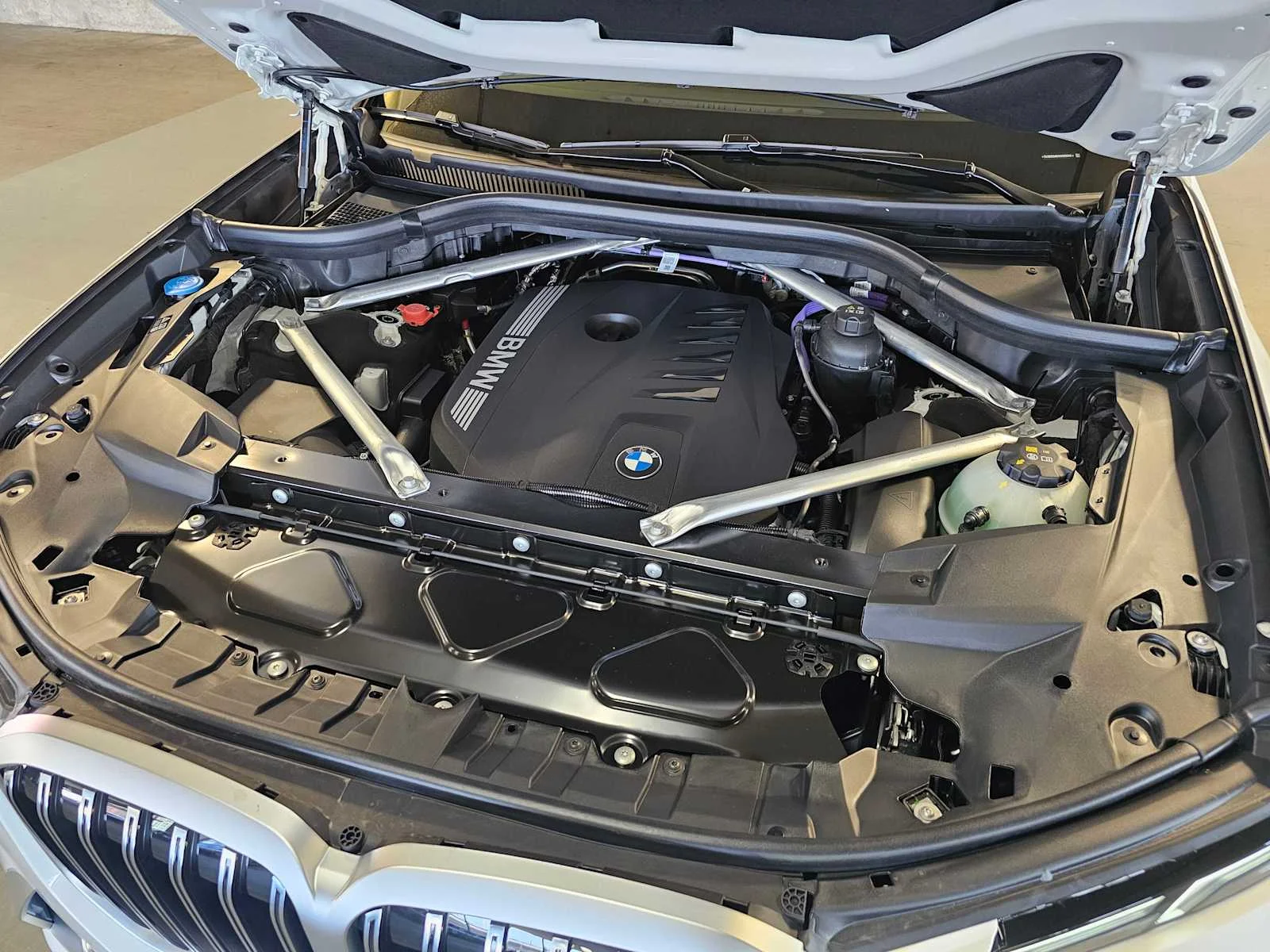 New 2027 Mineral White Metallic BMW xDrive40i image 10