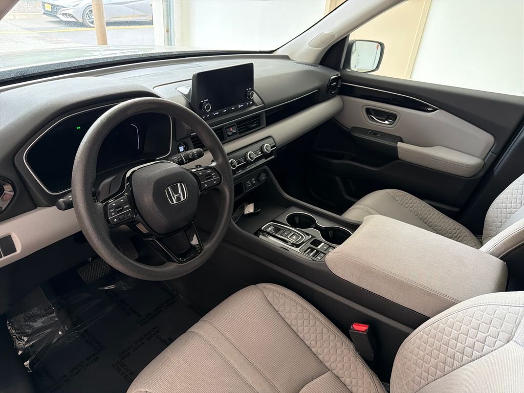 Used 2023 Platinum White Pearl Honda LX image 15