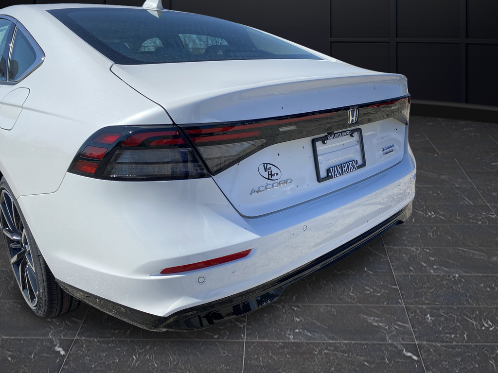 New 2026 Platinum White Pearl Honda Touring image 32