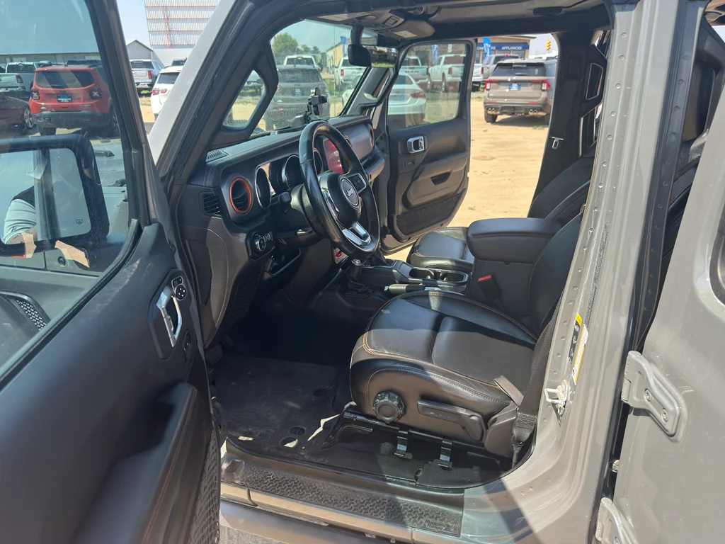 Used 2022 Sting-Gray Clearcoat Jeep Mojave image 27