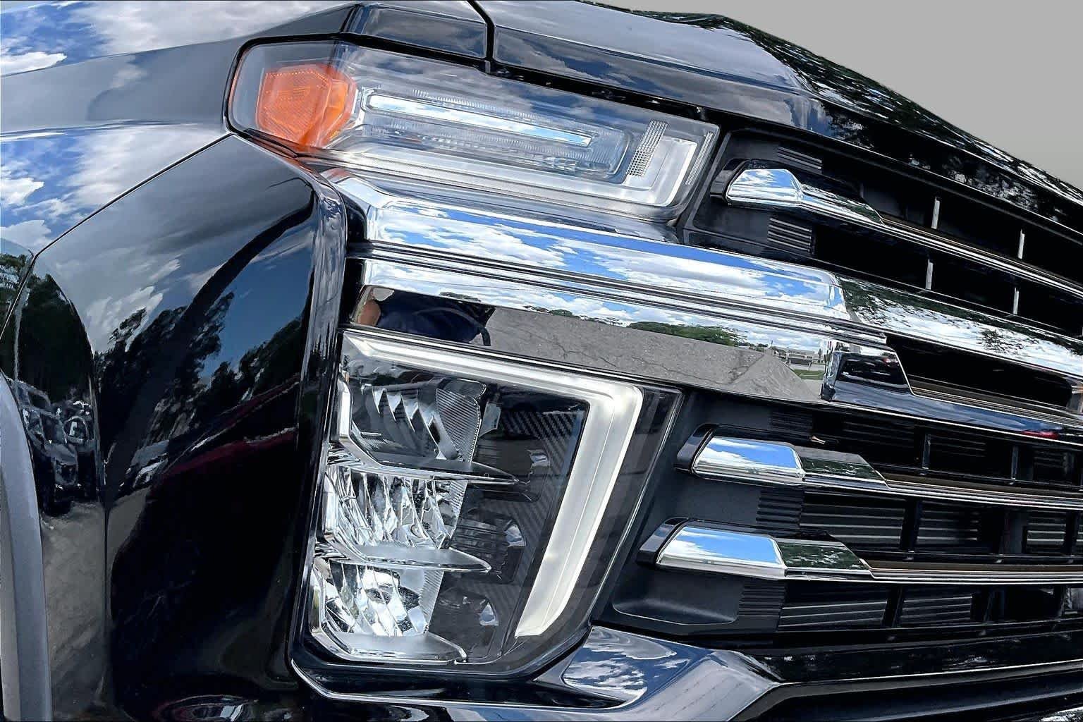 Used 2022 Mosaic Black Metallic Chevrolet High Country image 28