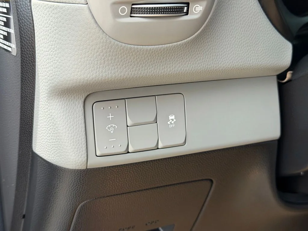Used 2016 Silver Kia Base image 24
