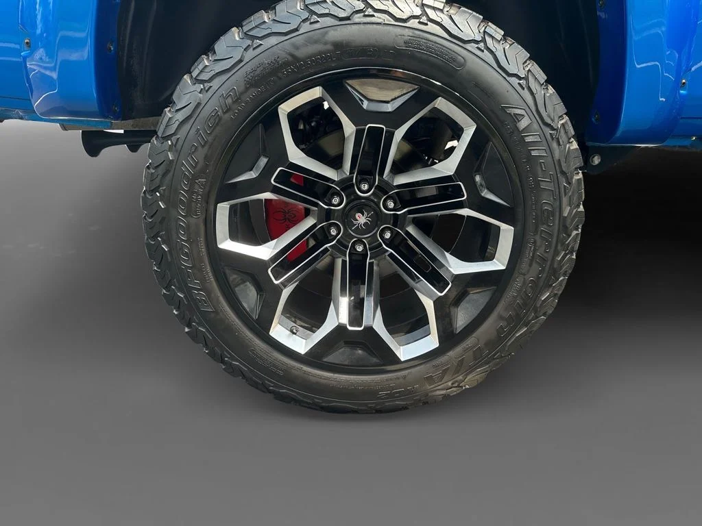 Used 2022 Blue Ram Big Horn/Lone Star image 10
