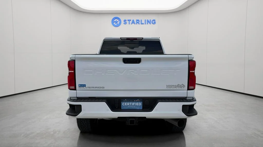 Used 2024 Summit White Chevrolet High Country image 8