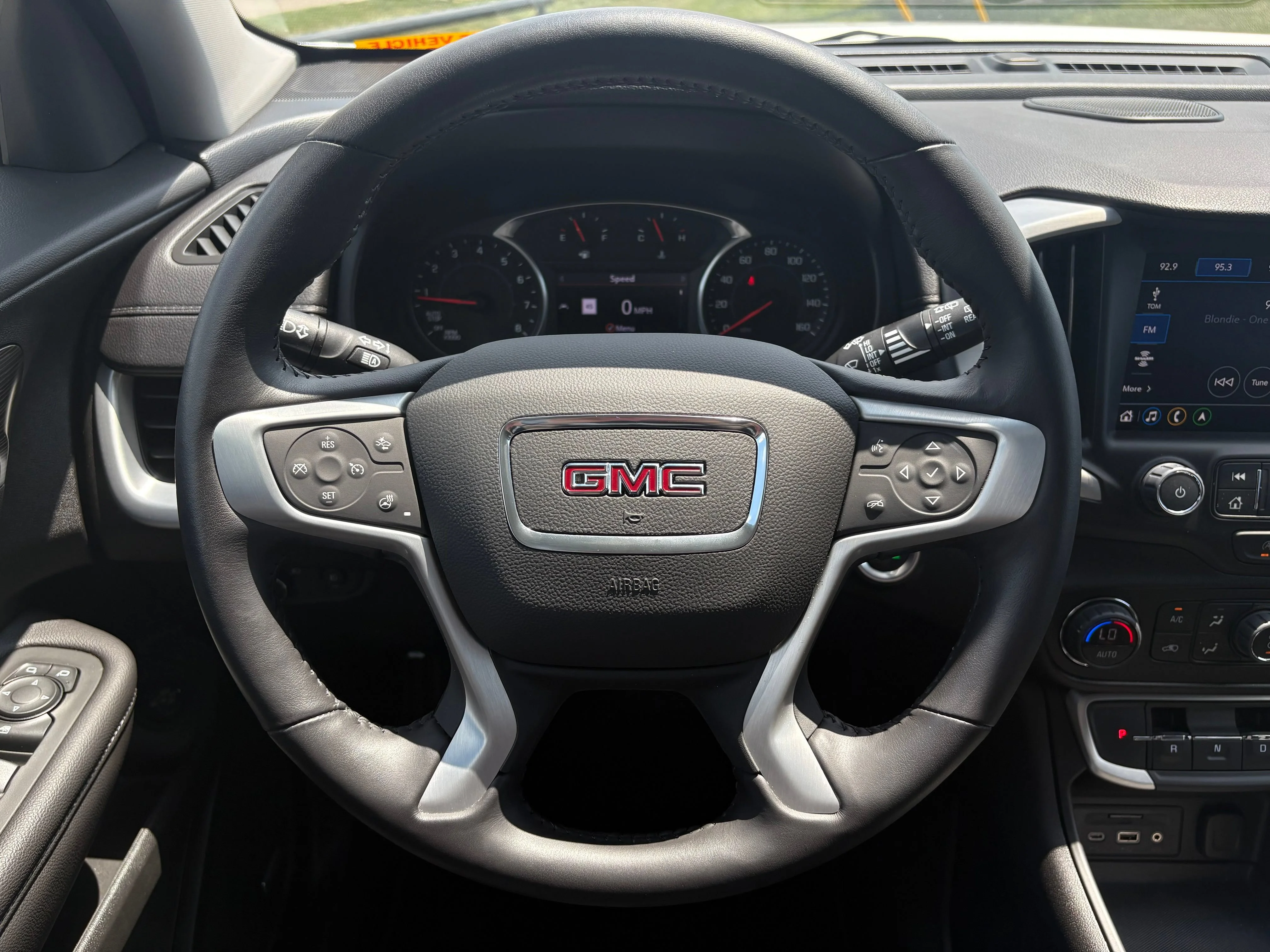 Used 2022 QUICKSILVER METALLIC GMC SLT image 10