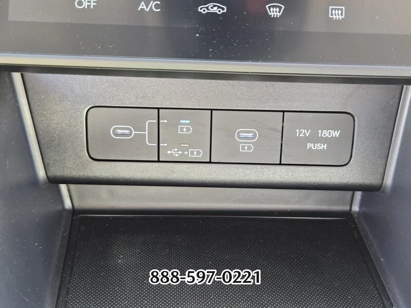 Used 2025 Silver HYUNDAI SEL image 25