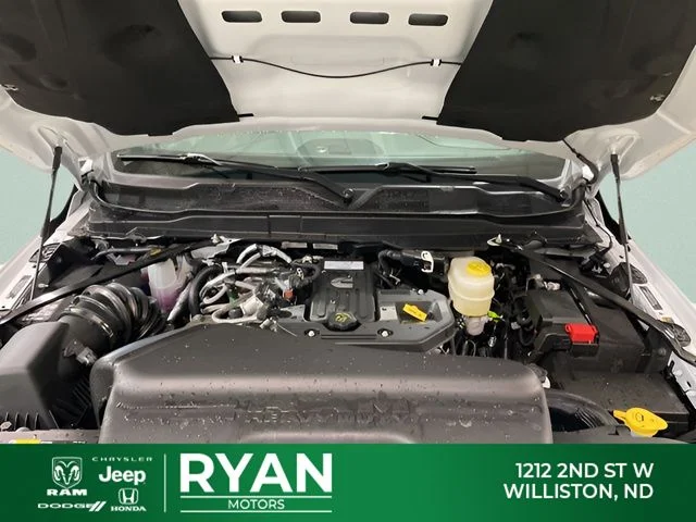 New 2026 Bright White Clear-Coat Exterior Paint RAM Laramie image 20