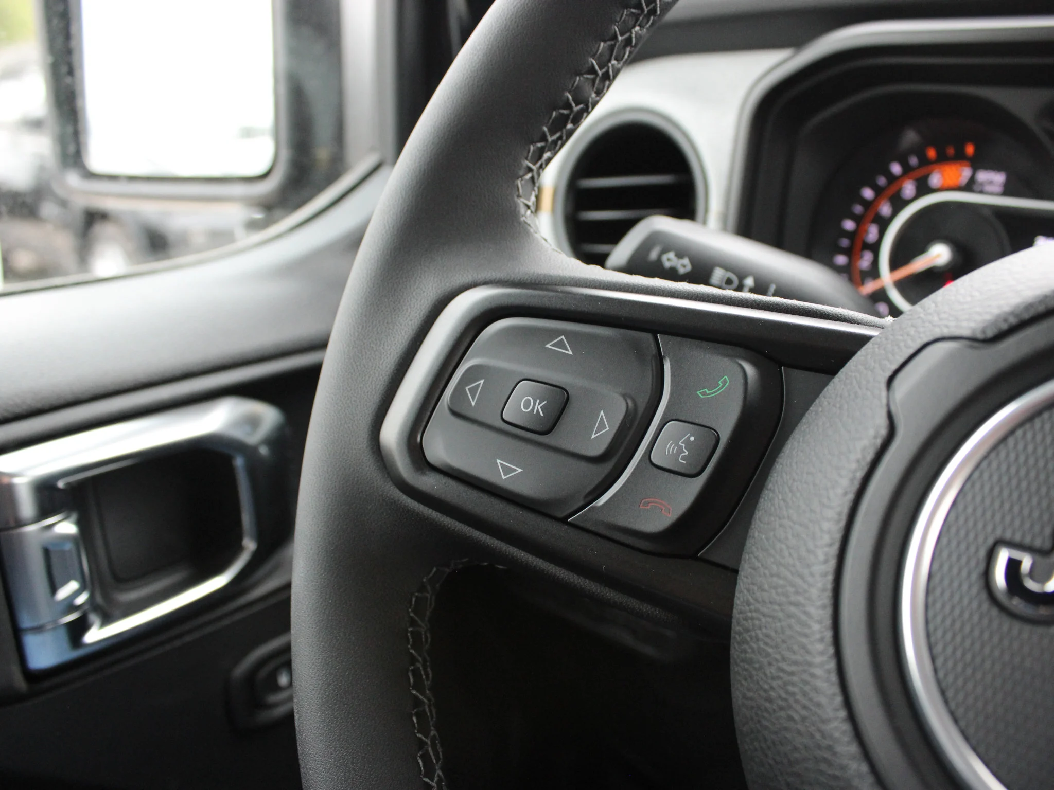 Used 2025 Black Jeep Sport S* 4 Door 4x4, Safety Group, Heated Seats, Remote Start image 14