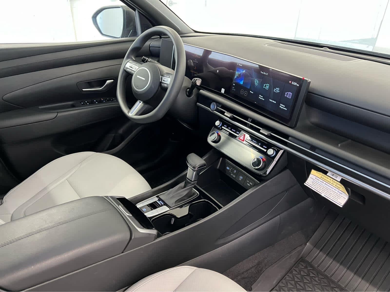 Used 2025 Hampton Gray Hyundai SEL image 7