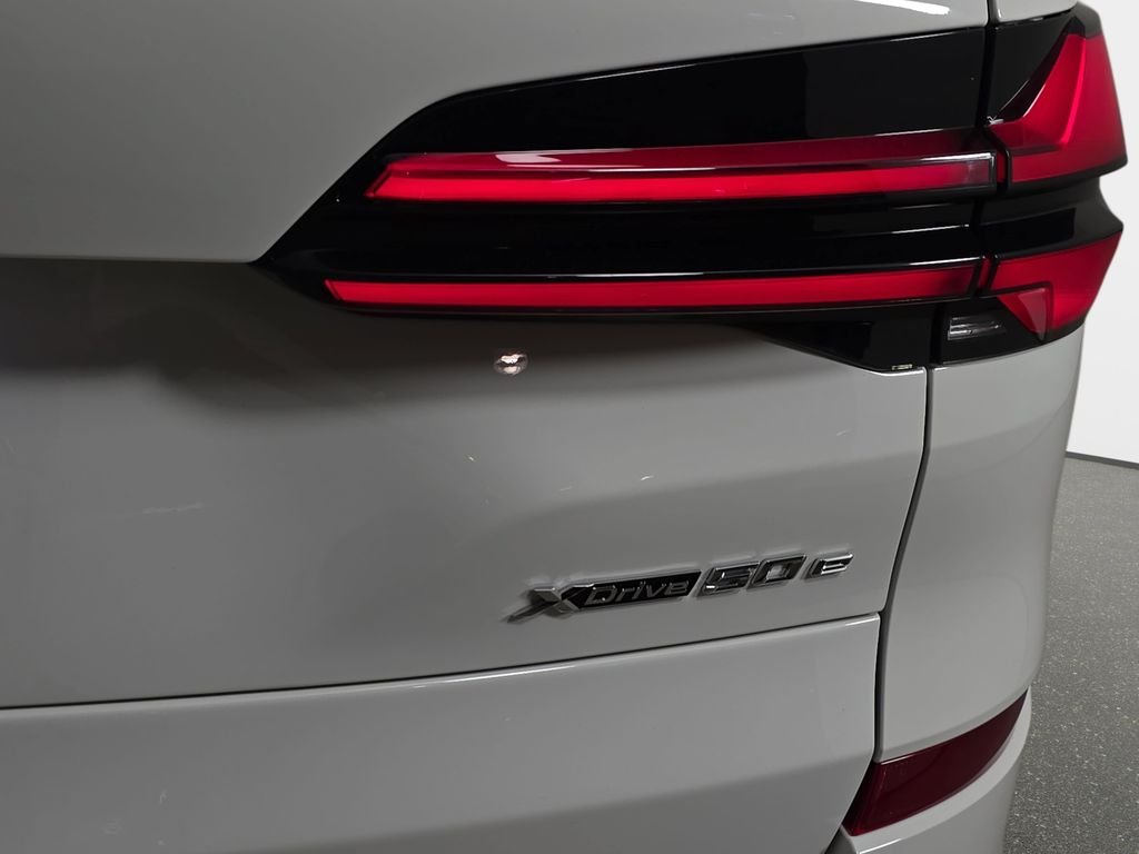New 2026 Alpine White BMW xDrive50e image 35