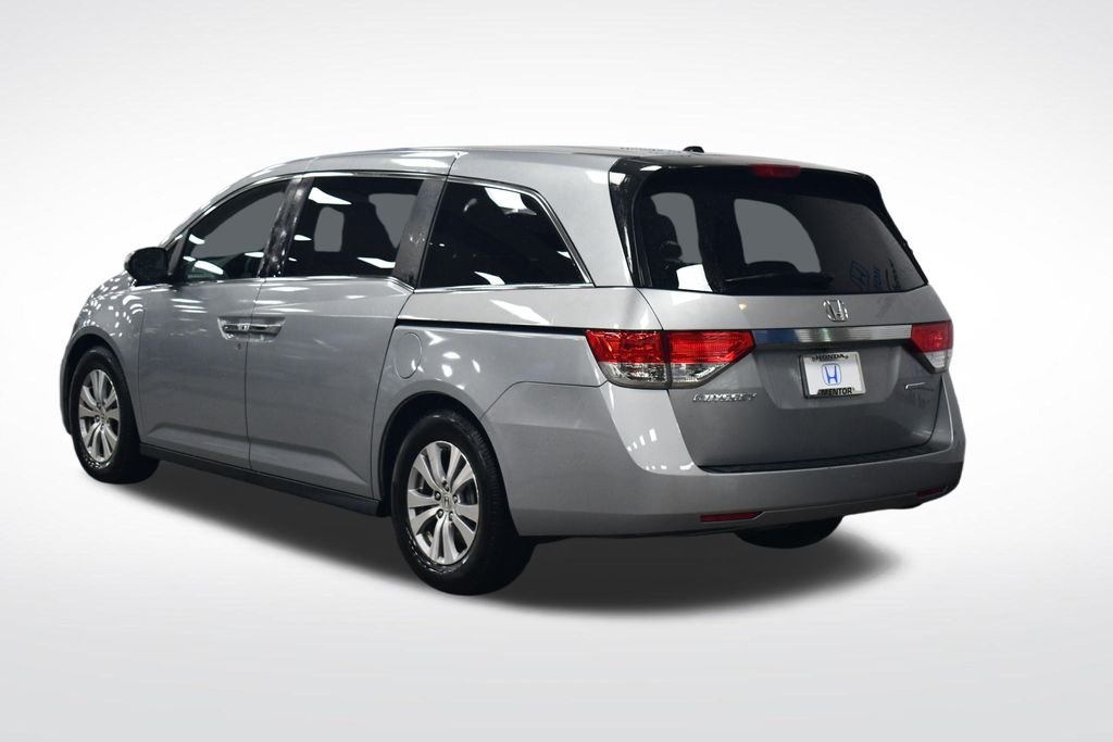 Certified Used 2016 Lunar Silver Metallic Honda SE image 5