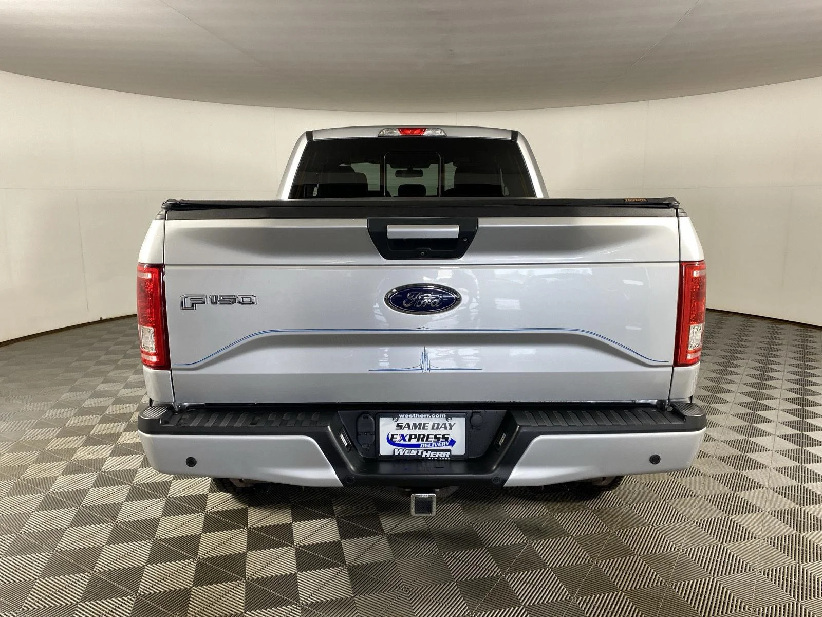 Used 2016 Ingot Silver Metallic Ford XLT image 6