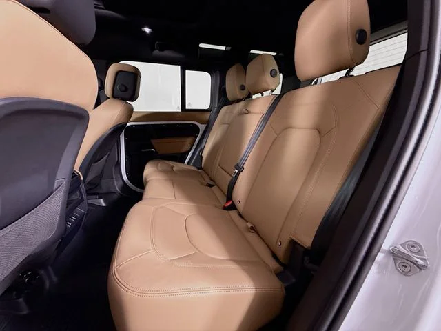 New 2026 Fuji White Land Rover X-Dynamic SE image 24