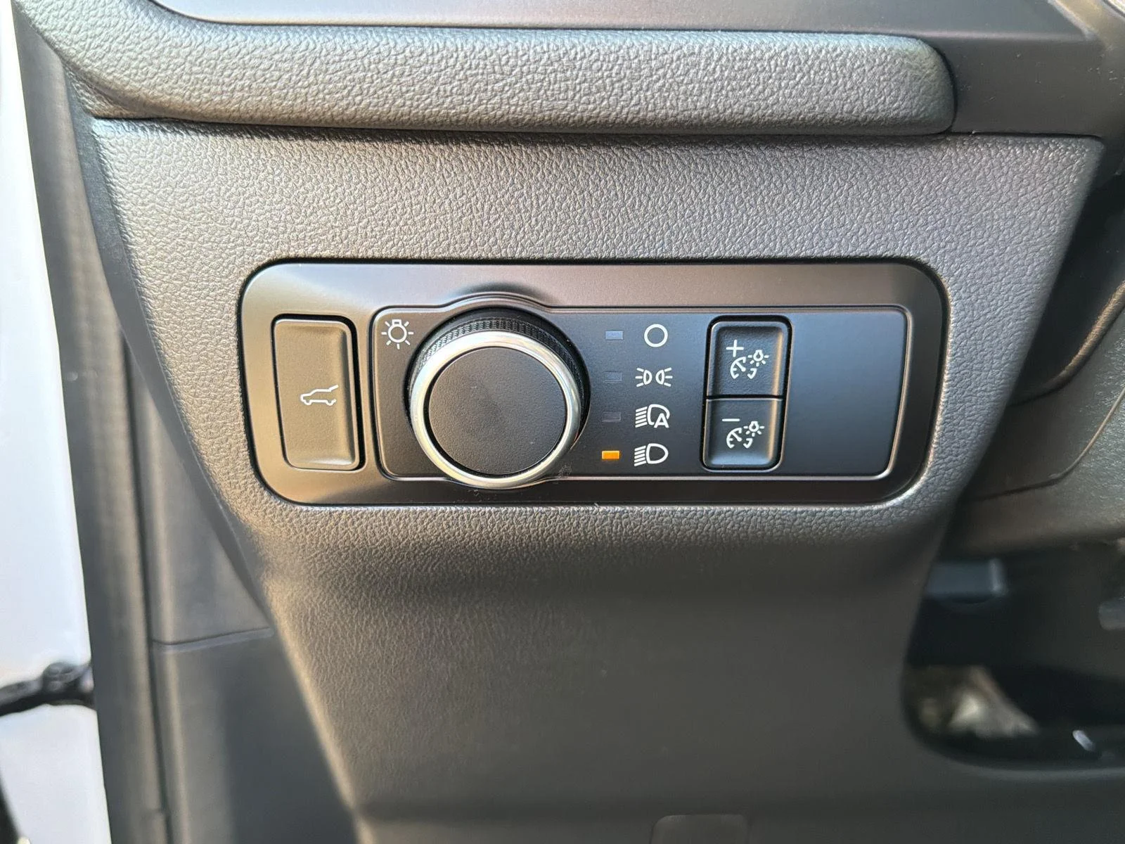 Used 2023 Oxford White Ford Active image 16