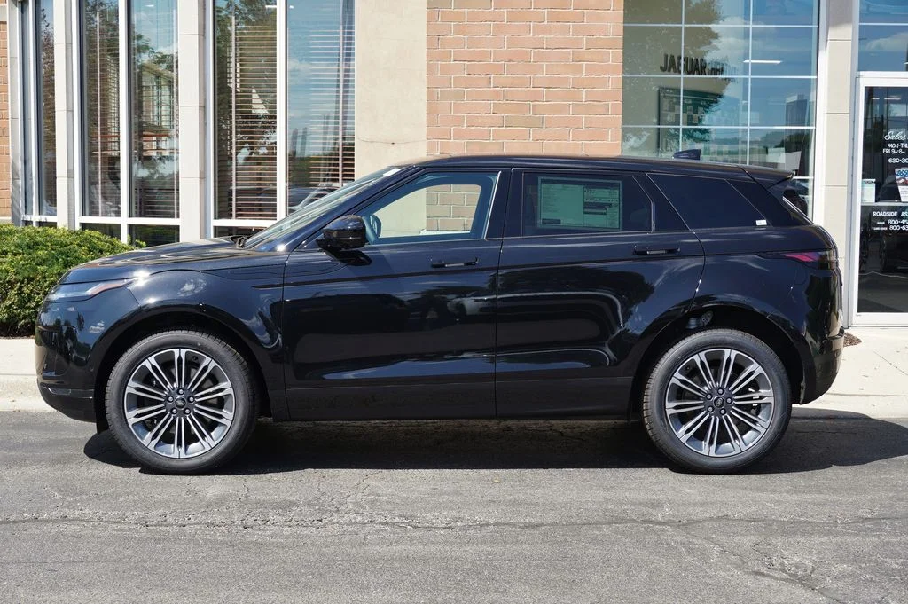 New 2026 Santorini Black Land Rover S image 2