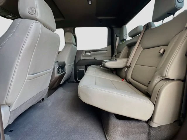 2026 GMC Sierra 1500 SLT - Photo 17