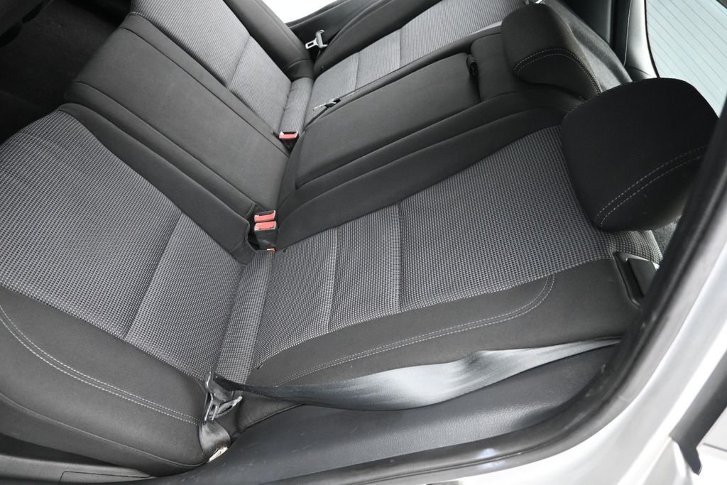 Used 2013 Shimmering Silver Metallic Hyundai Base image 27