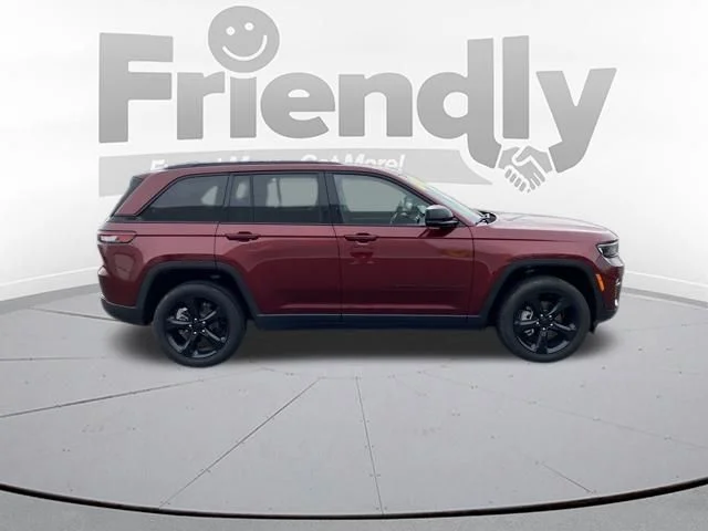 Used 2023 Red Jeep Limited image 4