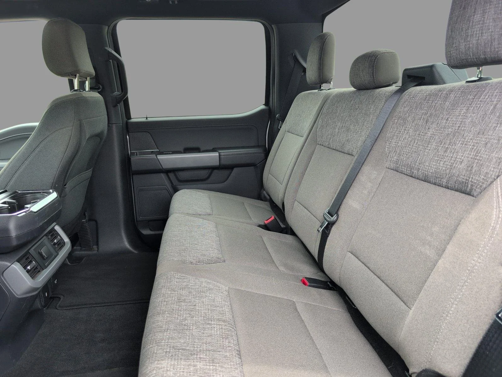 Used 2024 Iconic Silver Ford XLT image 33