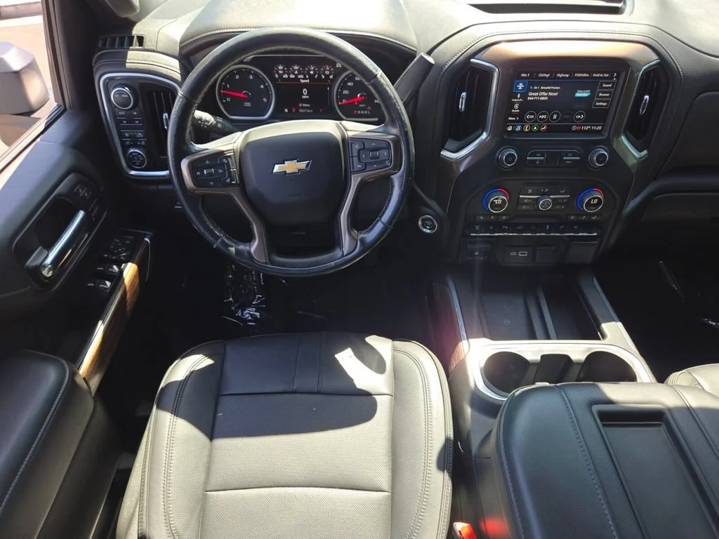 Used 2022 Silver Ice Metallic Chevrolet High Country DRW image 13