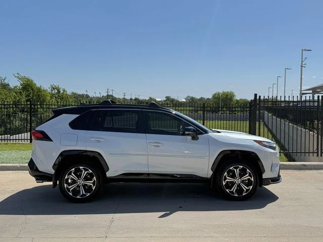 Certified Used 2025 MID BLK/WIND CHILL Toyota XSE image 5