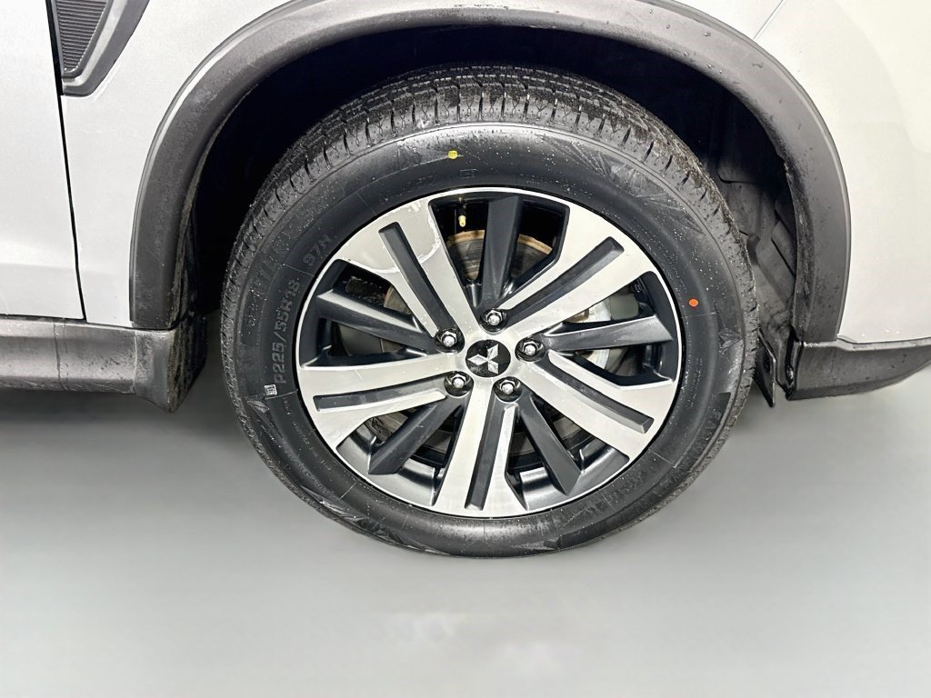 Used 2025 Alloy Silver Metallic Mitsubishi ES image 27
