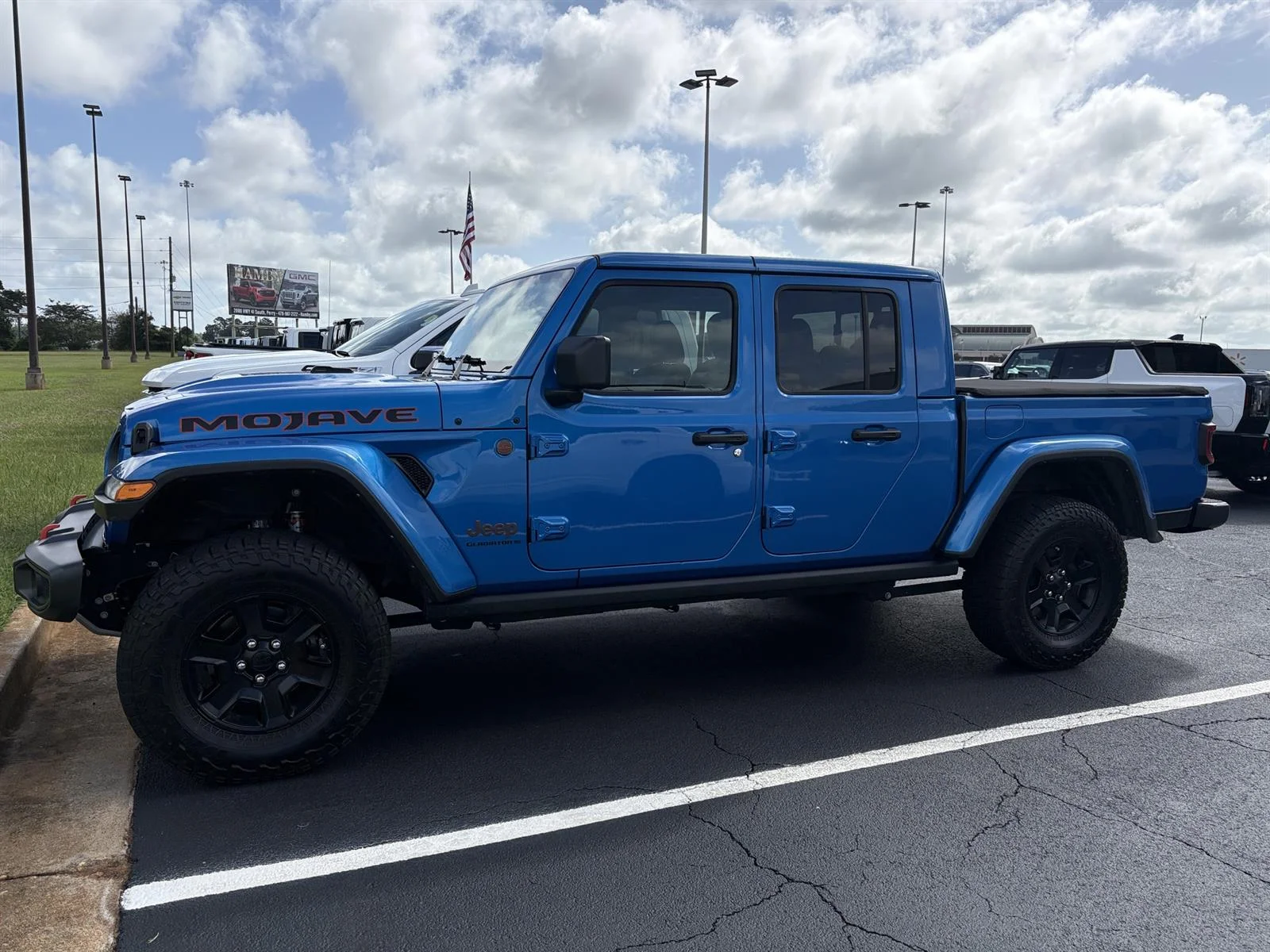Used 2023 Blue Jeep Mojave 4x4 image 11