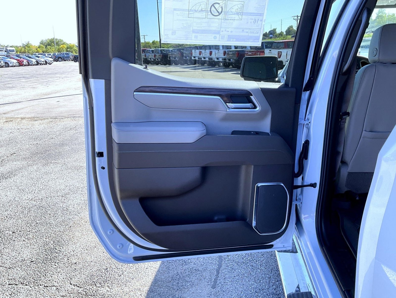 2026 GMC Sierra 1500 SLT - Photo 20