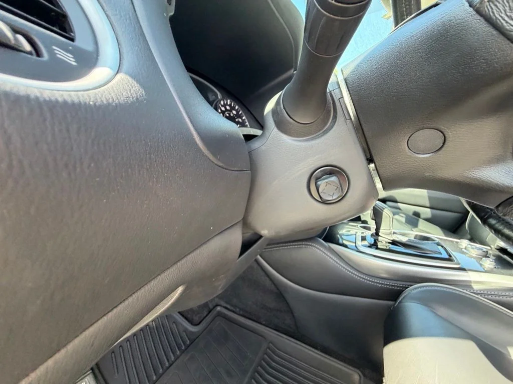 Used 2019 White INFINITI LUXE image 19