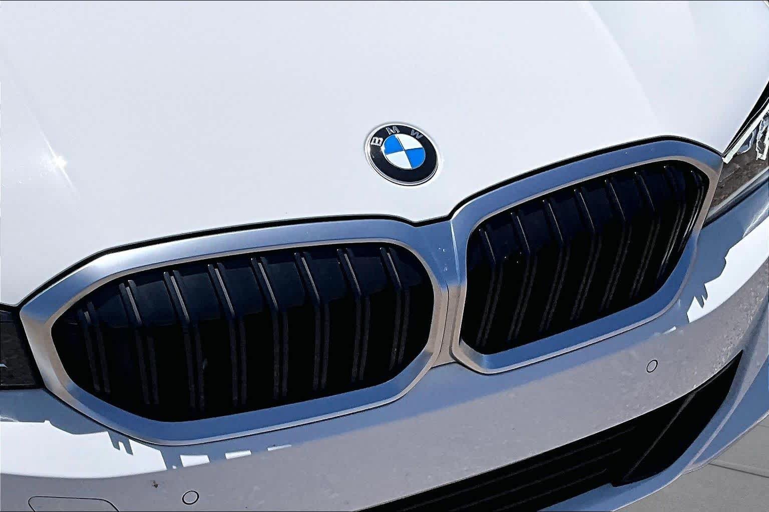 Used 2023 Alpine White BMW 330i xDrive image 26