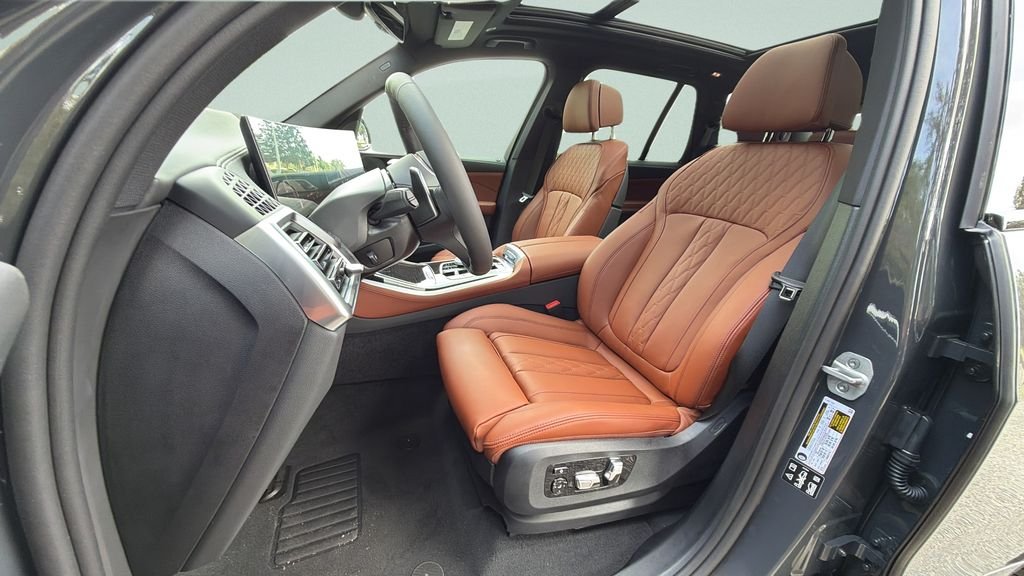 New 2026 Dravit Grey Metallic BMW xDrive40i image 5